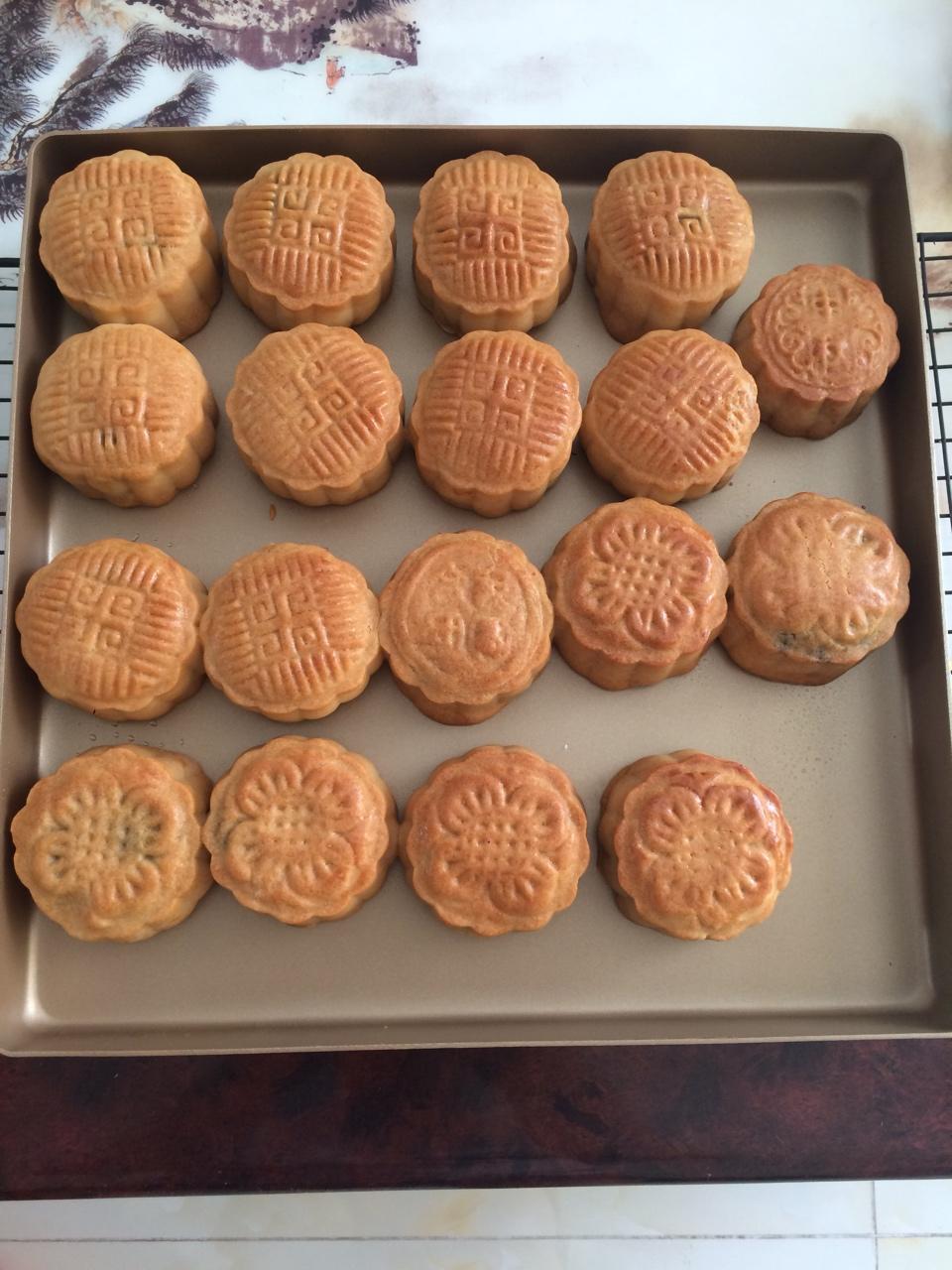 广式月饼—蛋黄莲蓉月饼