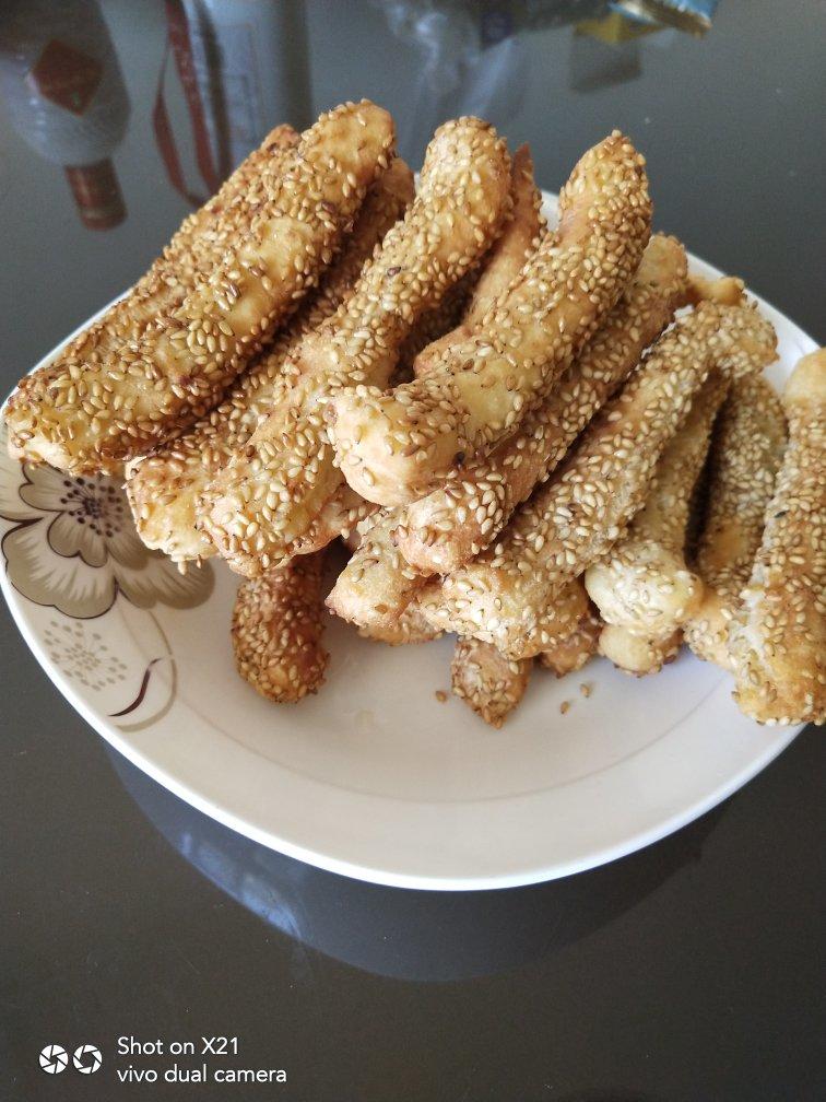 两个鸡蛋一碗面 让你轻松搞定小零食 酥脆可口 附细节视频详解