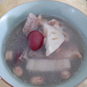老妈·排骨莲藕红枣汤的做法 步骤2