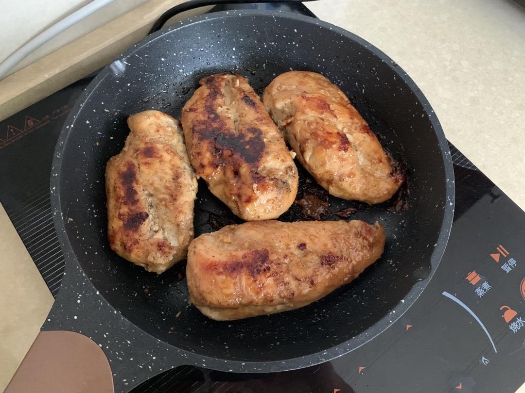 酷炫屌炸天好吃的煎鸡胸肉（香蒜蜂蜜煎鸡胸肉）