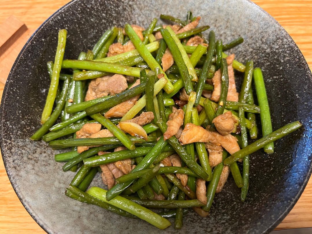 快手家常菜 蒜苔（蒜苗）炒肉