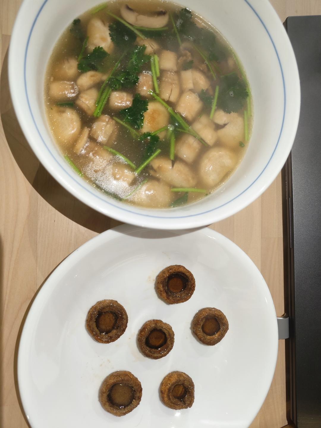 明明是素汤 却鲜得像鸡汤一样的「口蘑汤」