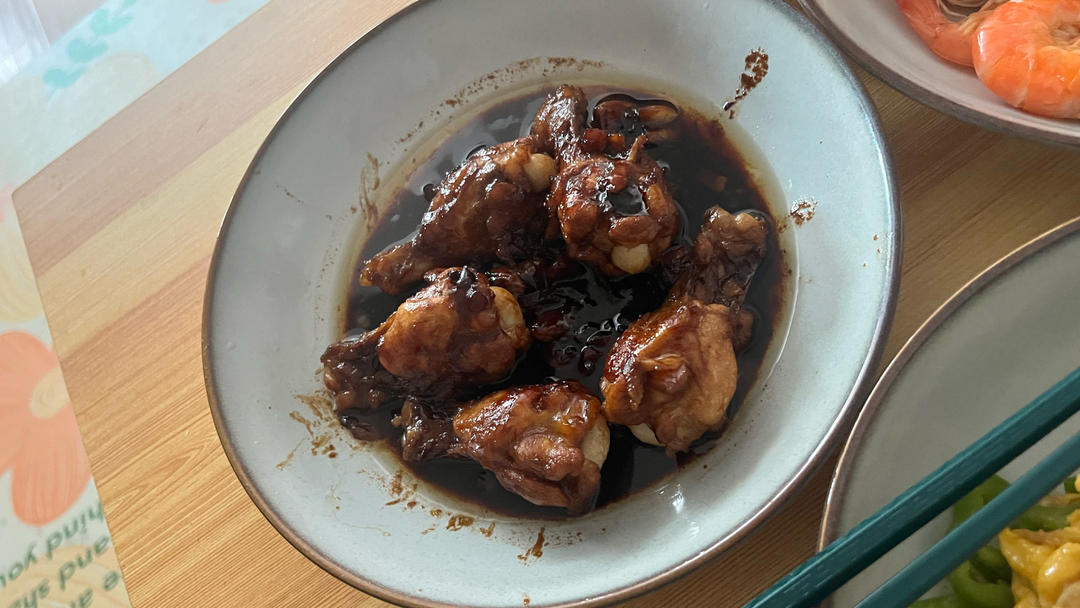 好吃到舔手指的「蒜香蜜汁鸡翅根」👍