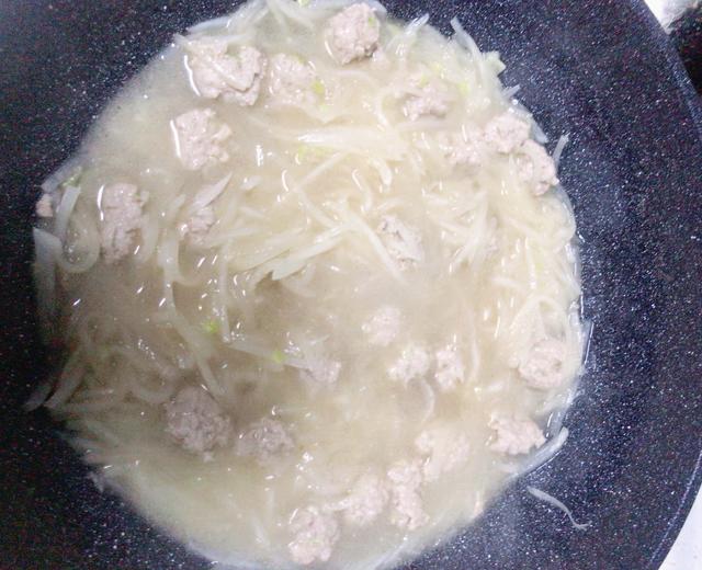 懒人不懒做个复杂点的萝卜丝丸子汤的做法