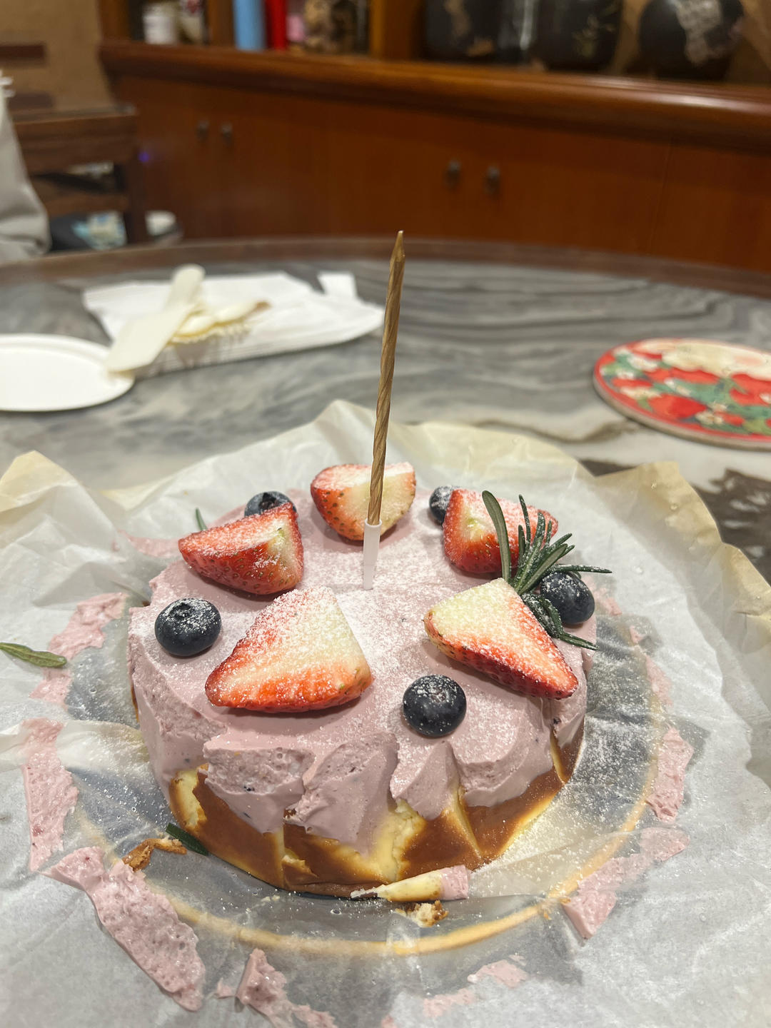 蓝莓酸奶慕斯巴斯克芝士蛋糕！双重享受！