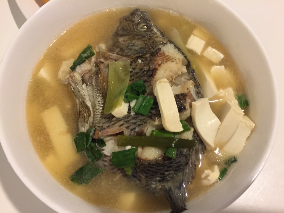 鲫鱼豆腐汤