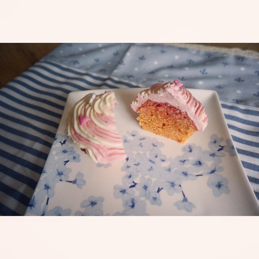 洋桔梗少女杯子蛋糕