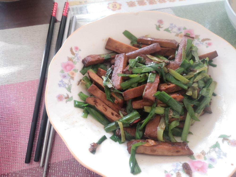 厨师长教你：“韭菜炒香干”的做法，开胃下饭，家常快手菜