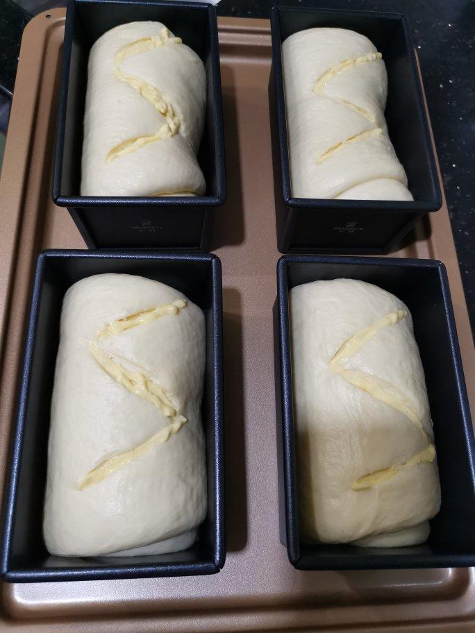 温柔咸香--奶盐小吐司