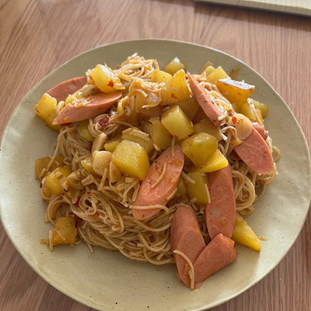 火腿土豆焖面
