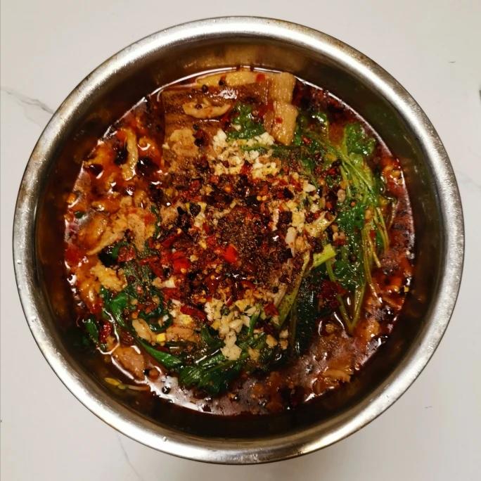 厨师长教你：“水煮肉片”的正宗做法，这味道真的很四川