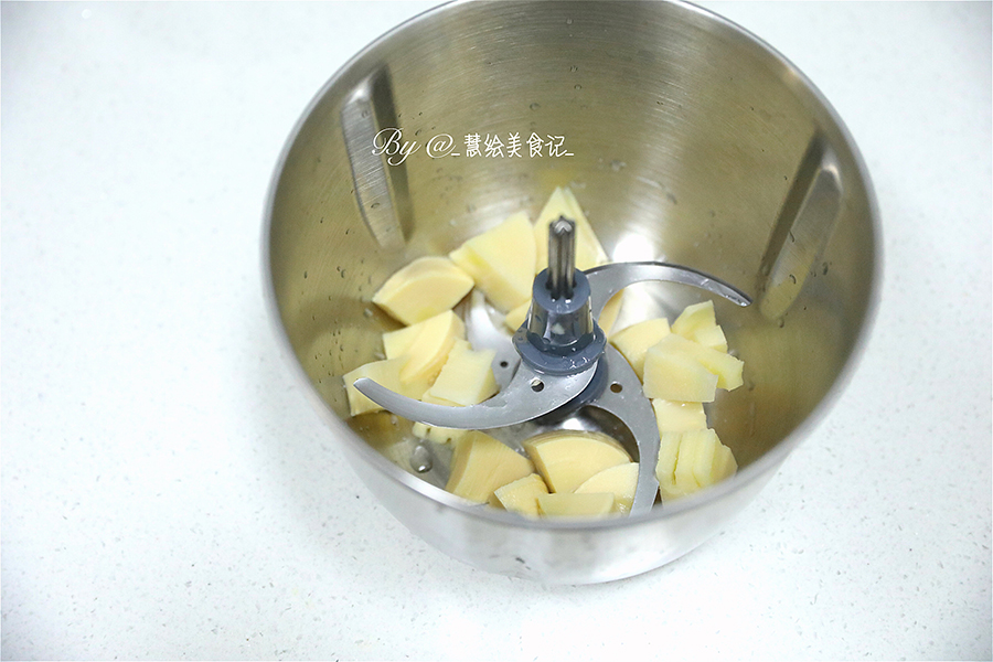 玉米虾仁猪肉饺子的做法 步骤6