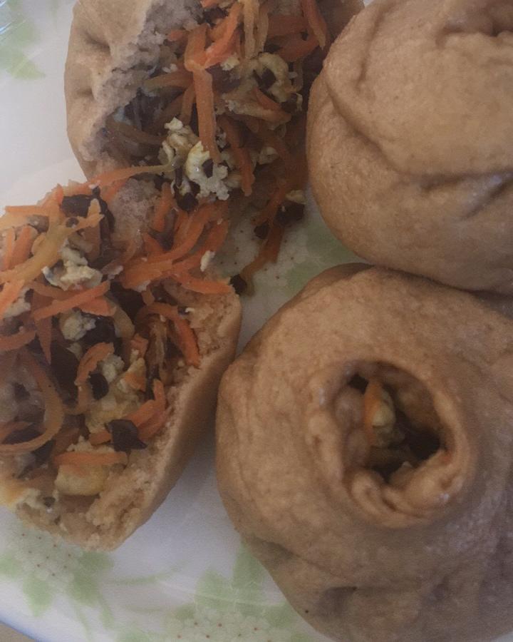 胡萝卜木耳鸡蛋素包子