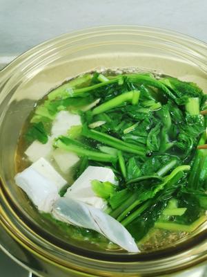 芥菜豆腐咸蛋鱼汤的做法 步骤8