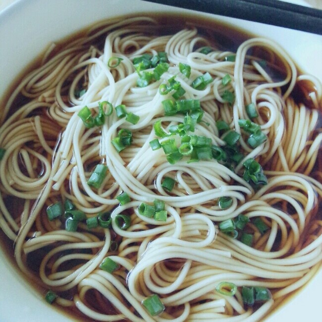 小葱麻油酱油面