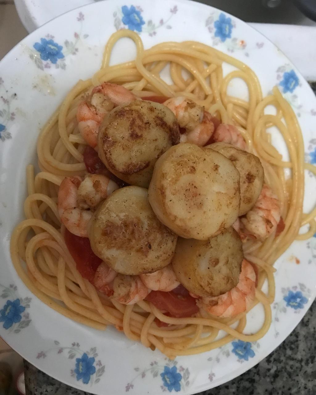 茄汁意面配嫩煎带子