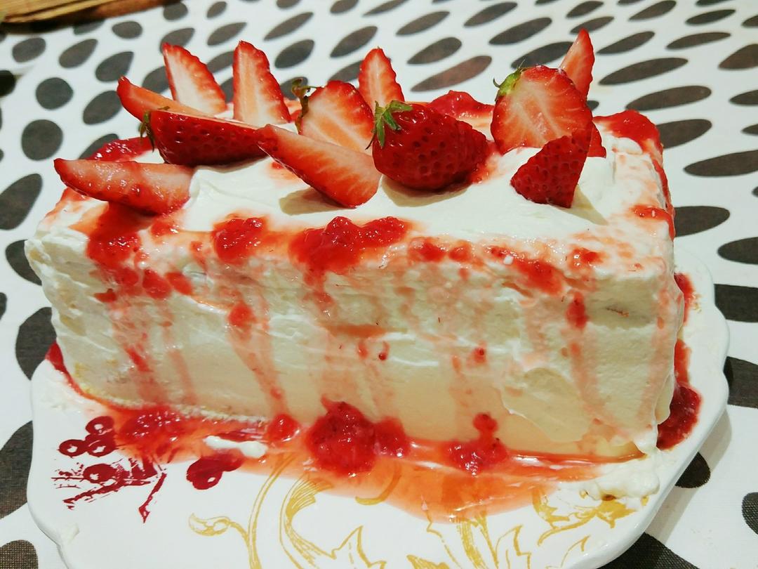 草莓城堡蛋糕