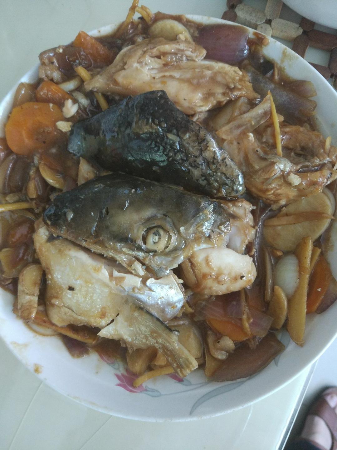 这么做《中餐厅》里的砂锅鱼头煲，超简单！