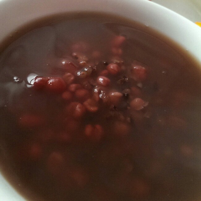 红豆薏米粥 (Red Bean and Pearl Barley Congee)