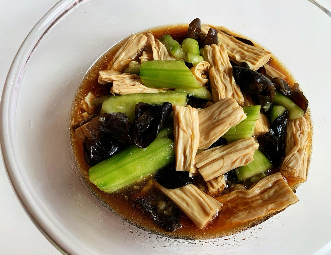 凉拌（腐竹木耳黄瓜）