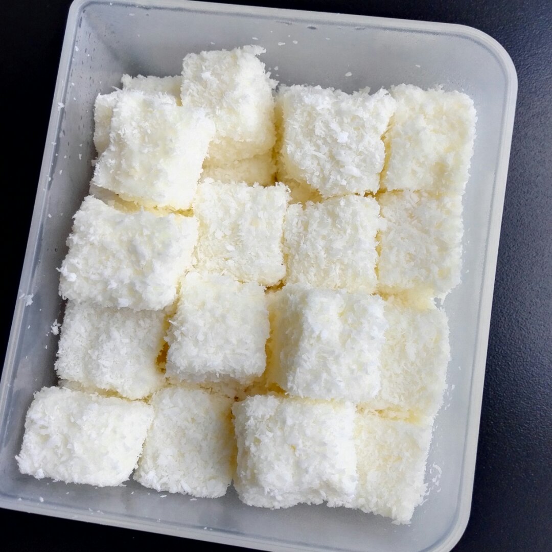 完胜85度C牛奶椰丝小方