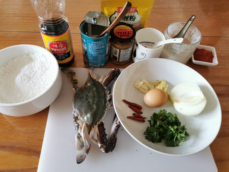 泰式黄咖喱炒蟹的做法 步骤1