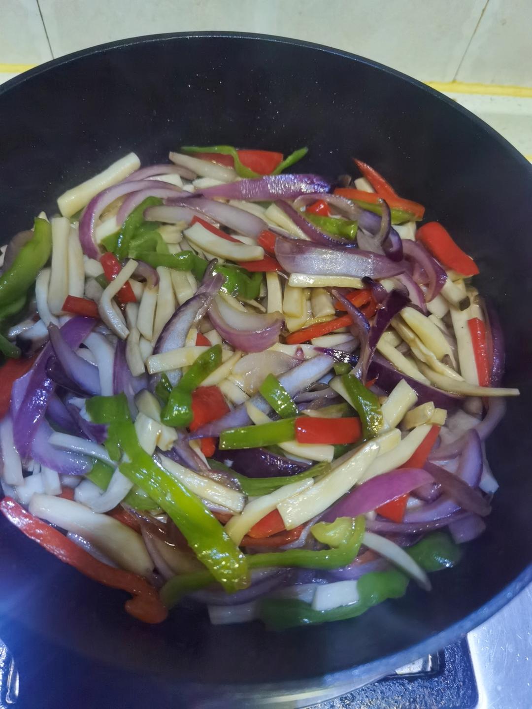 洋葱青椒炒杏鲍菇