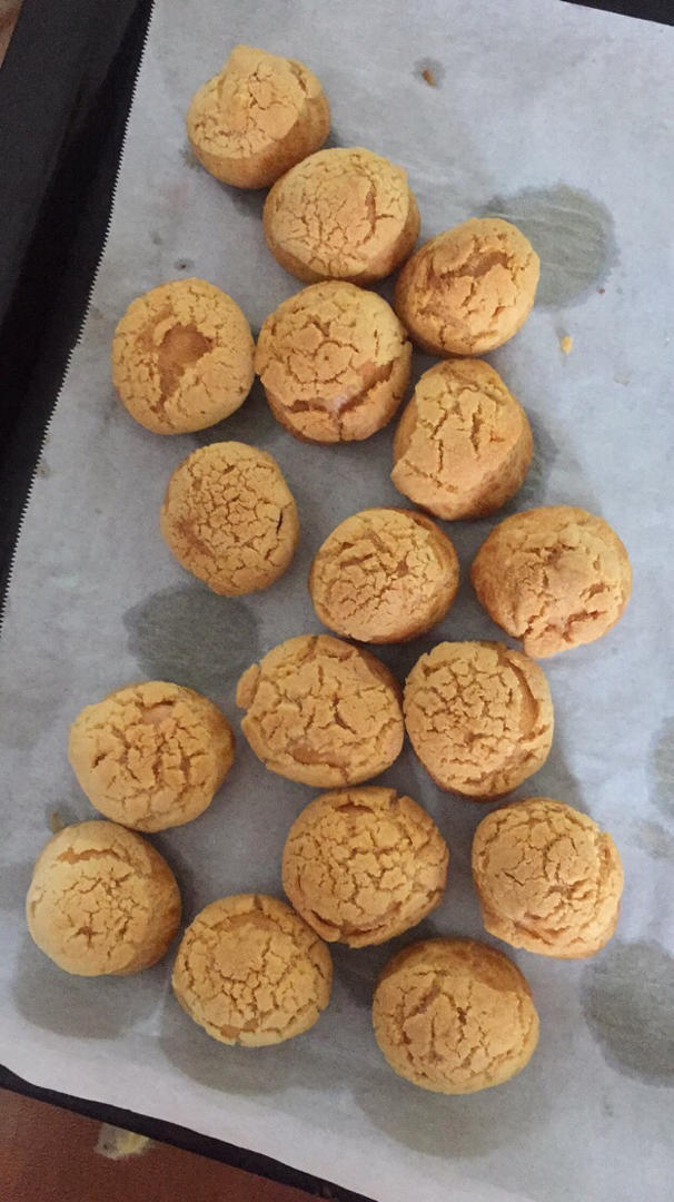 酥皮奶油泡芙--#皮黑森林#