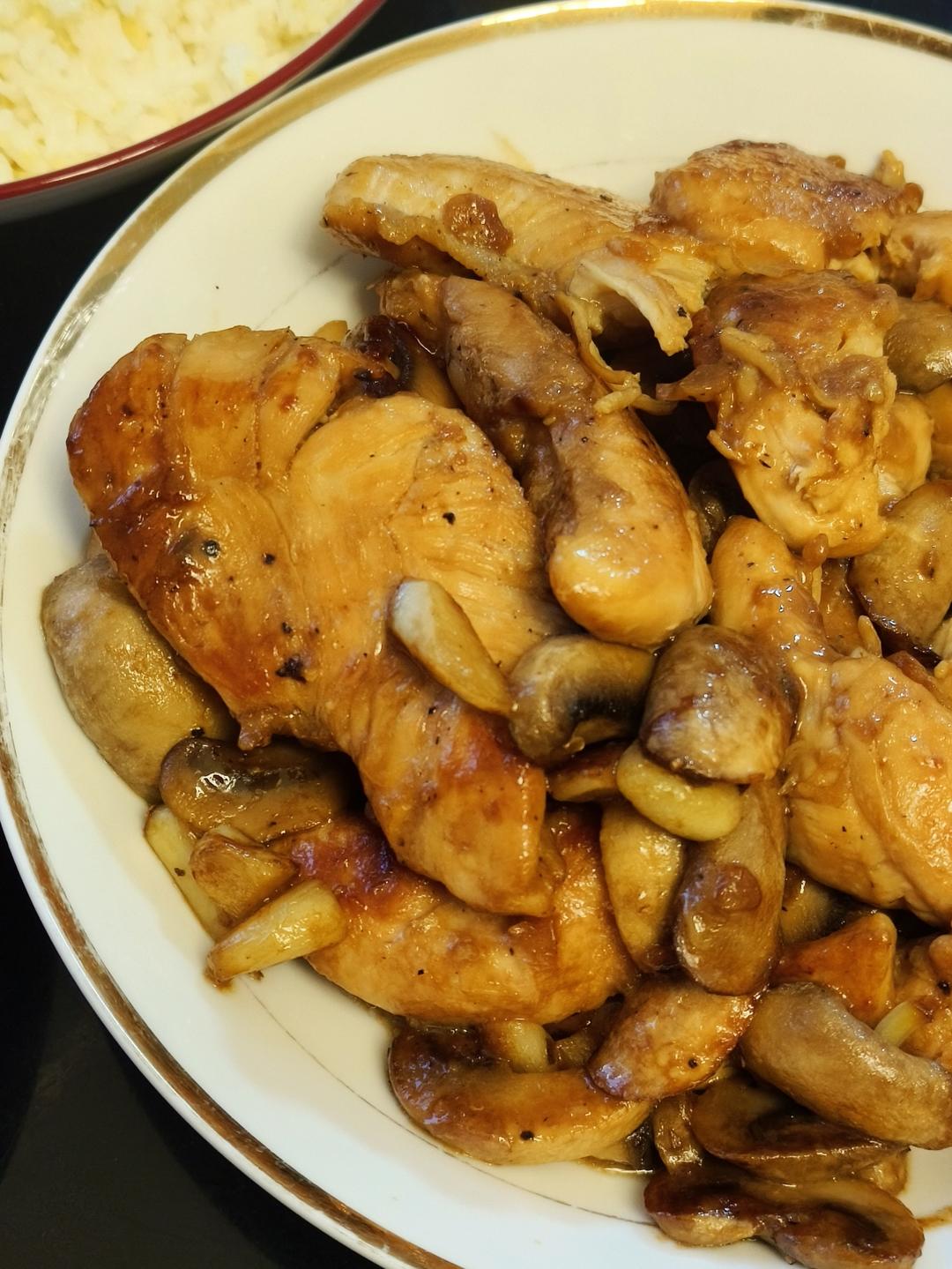 嫩滑不柴❗️爆好吃的黑椒口蘑炒鸡胸肉～绝了