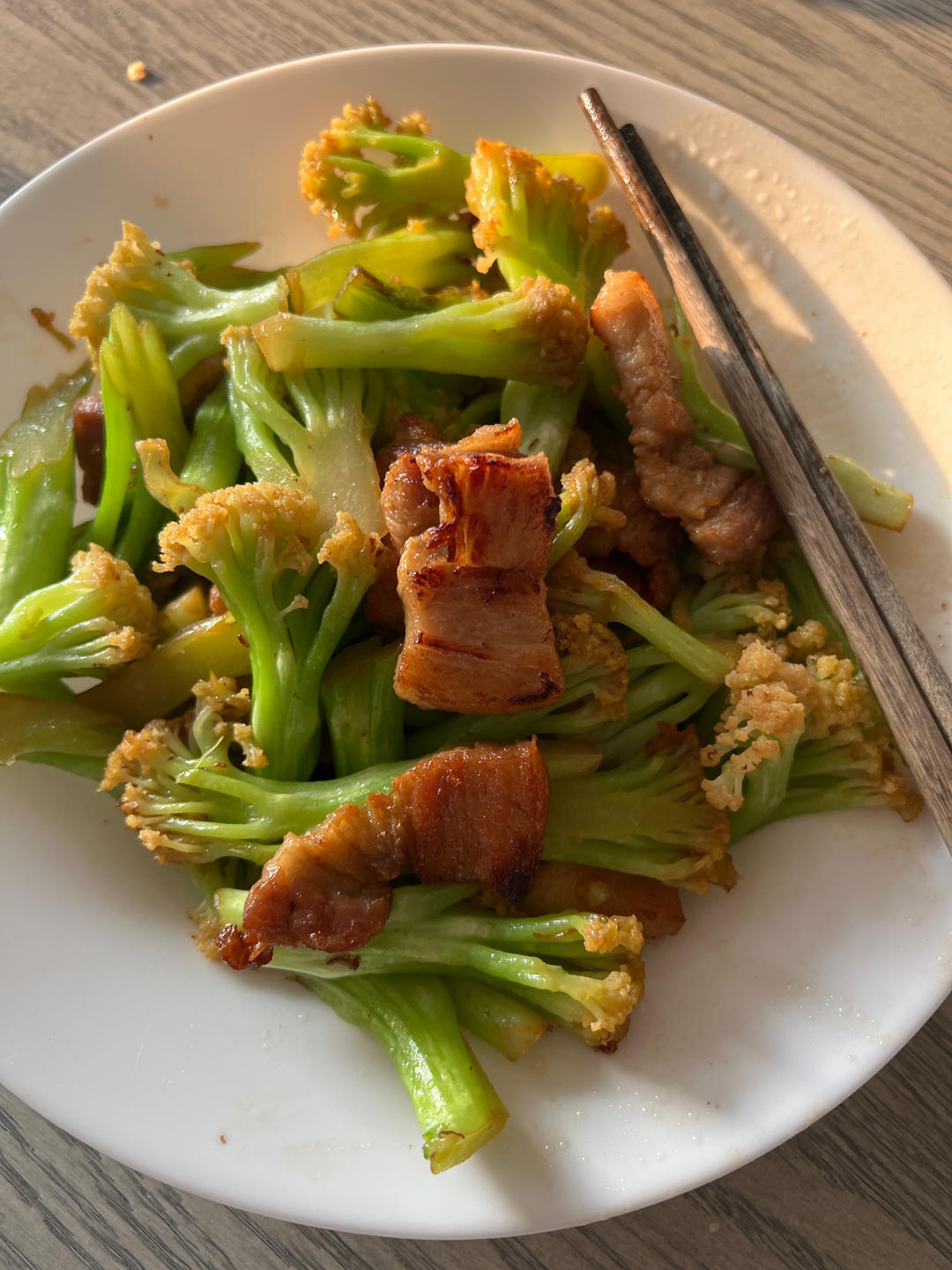 花菜炒五花肉片