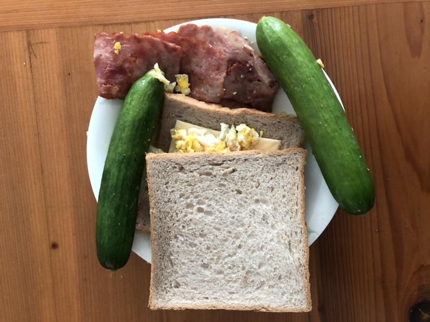 早餐套餐（培根鸡蛋吐司）