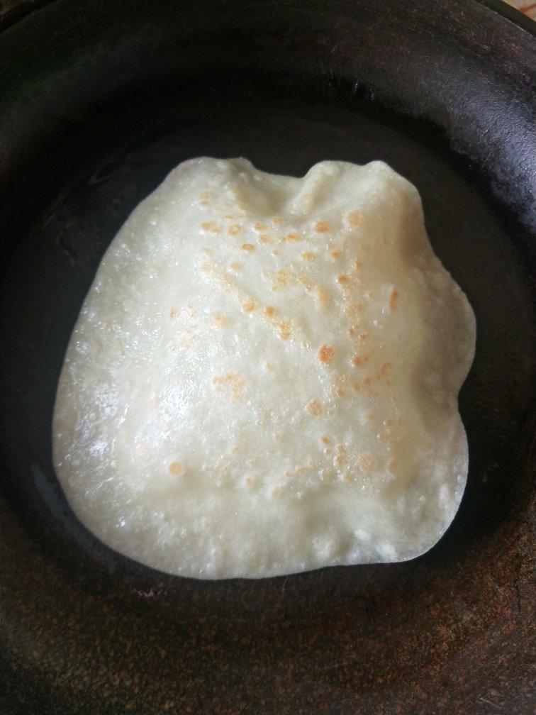 早餐摊的鸡蛋灌饼很好吃？不，我自己做的鸡蛋灌饼更好吃！