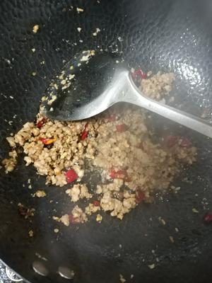 西芹炒肉沫的做法 步骤4