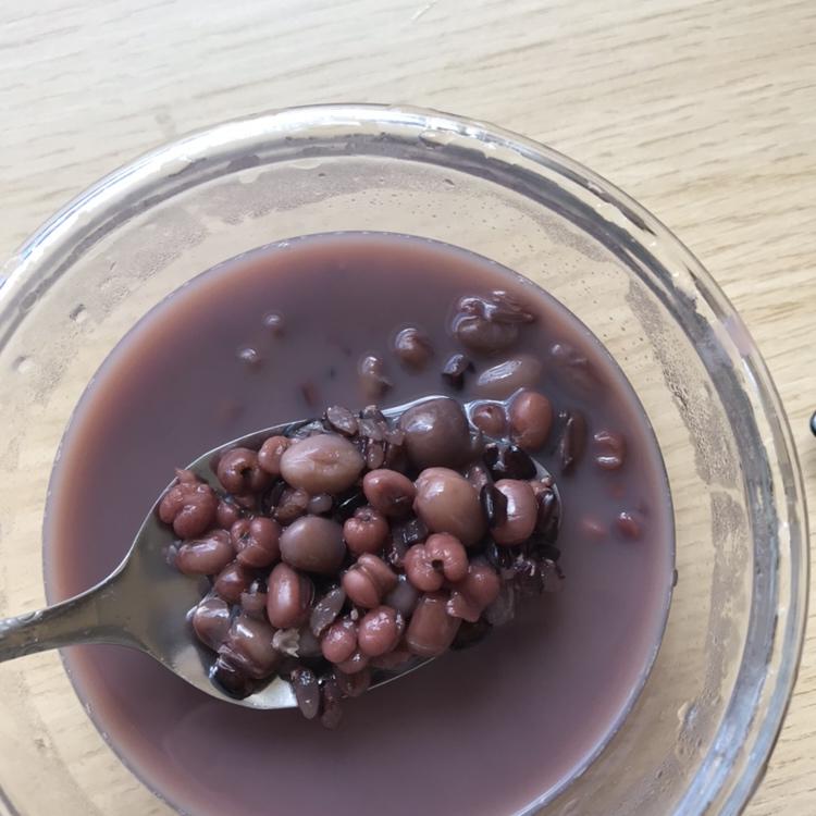 牛奶糙米黑米燕麦红豆杂粮粥