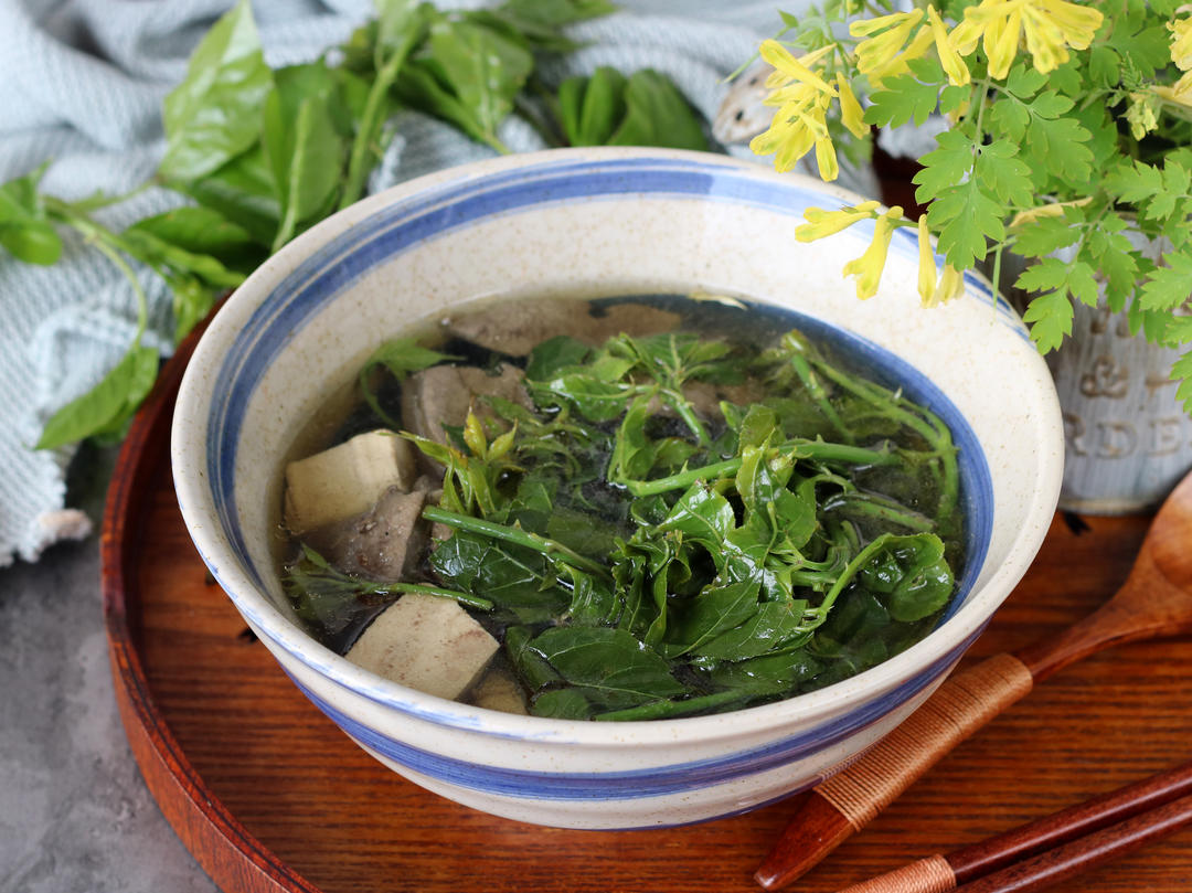 猪肝豆腐苦刺汤的做法