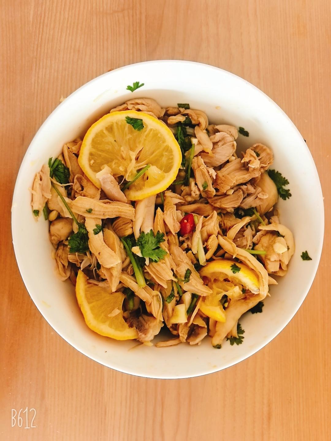 ㊙️酸辣开胃的柠檬手撕鸡腿肉！好吃不胖