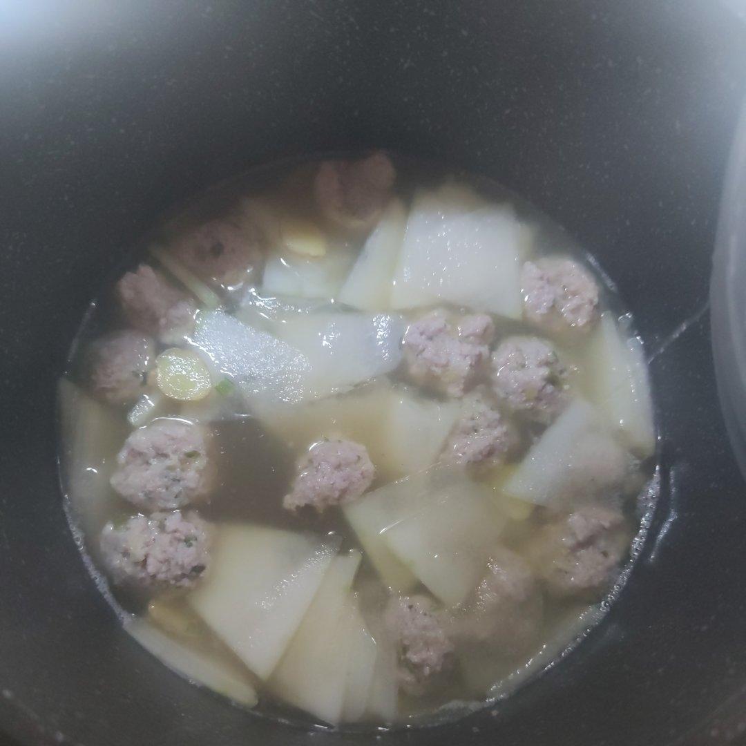 夏天不可错过的家常味--冬瓜丸子汤