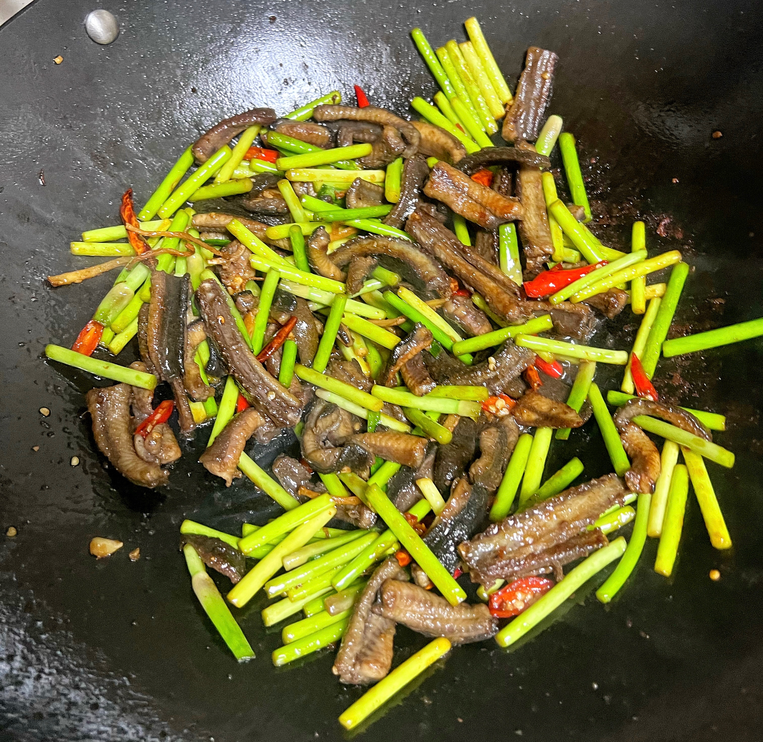 蒜苔干煸黄鳝的做法