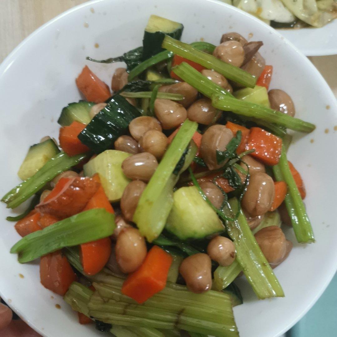 凉拌芹菜花生米胡萝卜