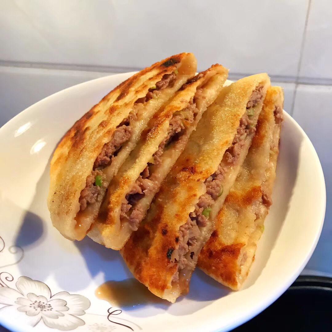 小小小edison做的家常牛肉饼