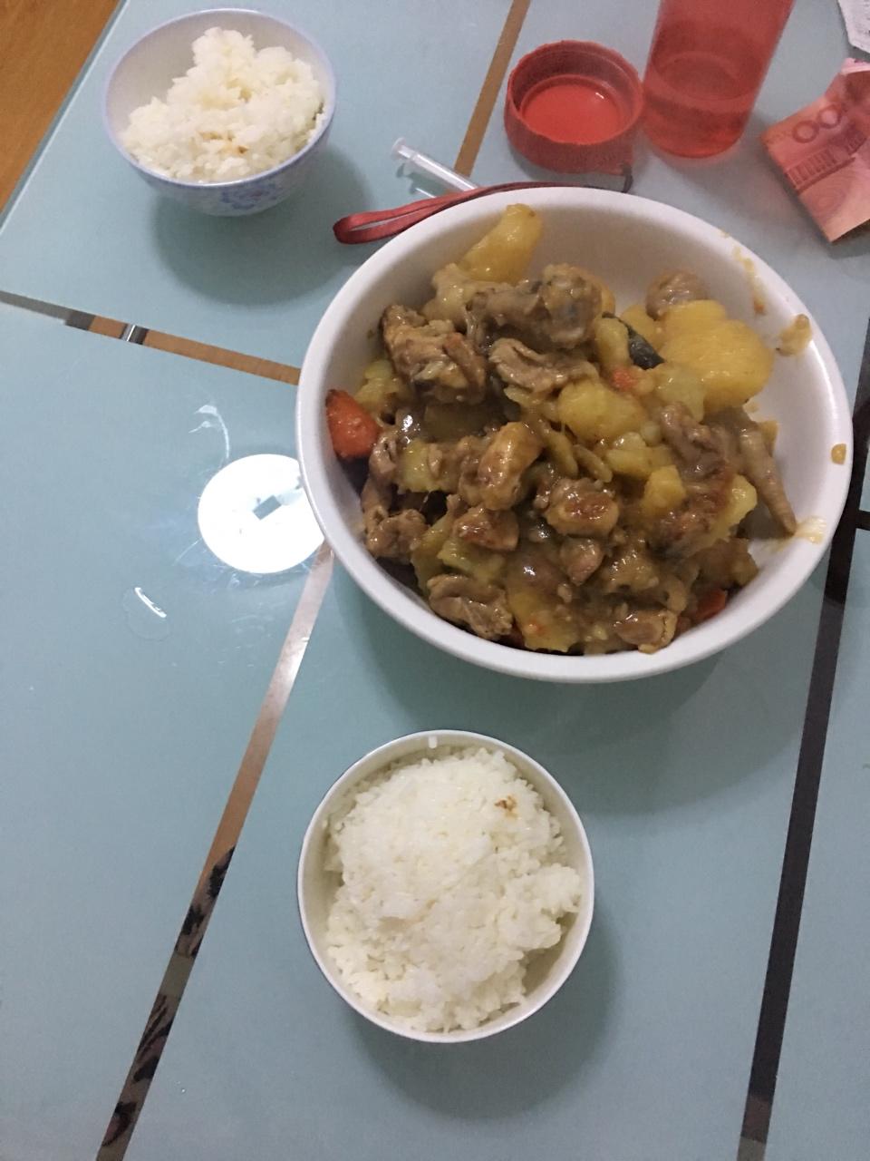 土豆炖鸡大腿