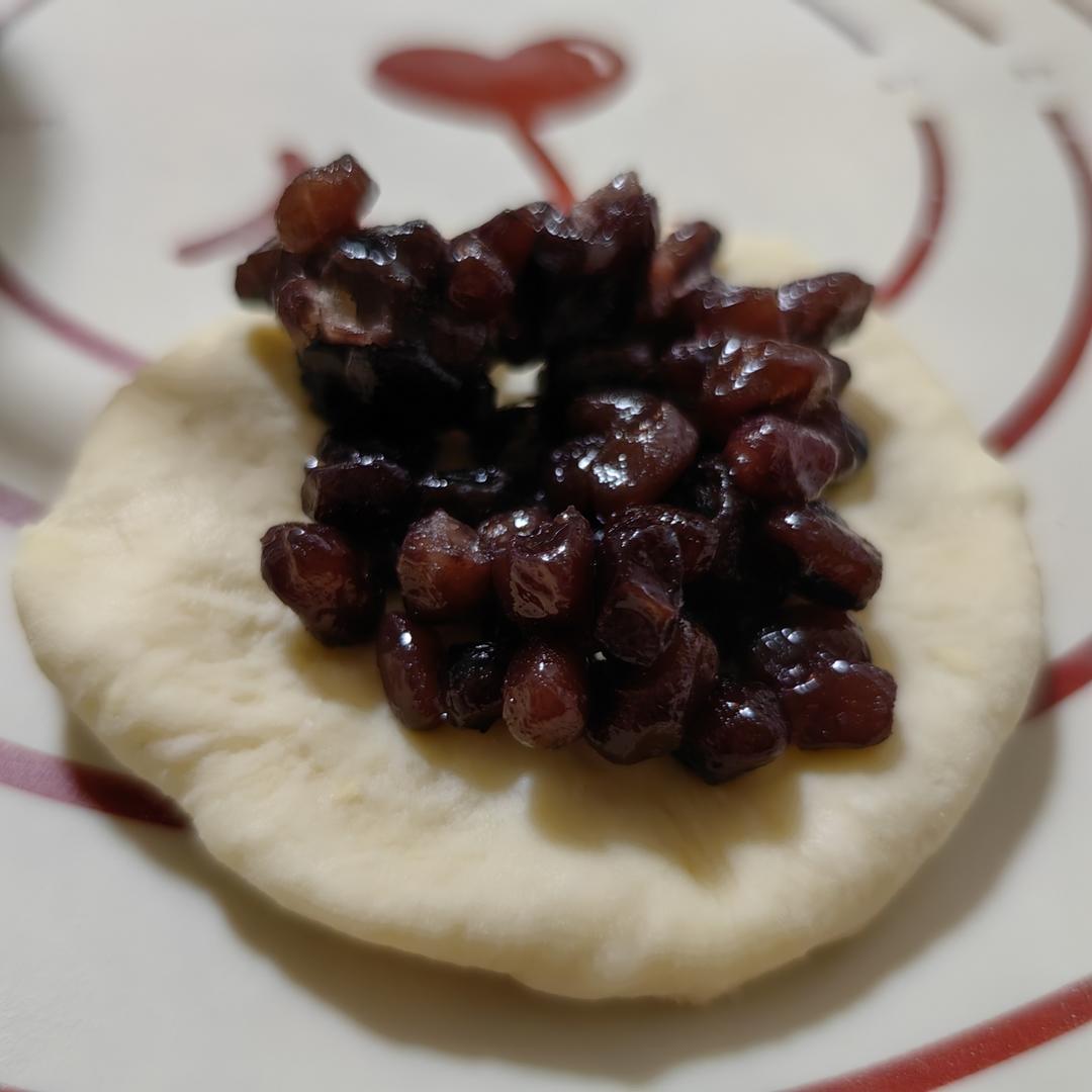 酥香蜜豆餐红豆面包的做法 步骤4