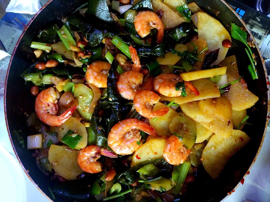 能瞬间引爆味蕾的【香辣干锅虾】