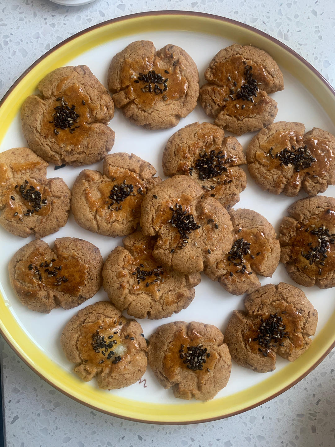 轻轻一按就碎掉的原味桃酥（不输猪油版）