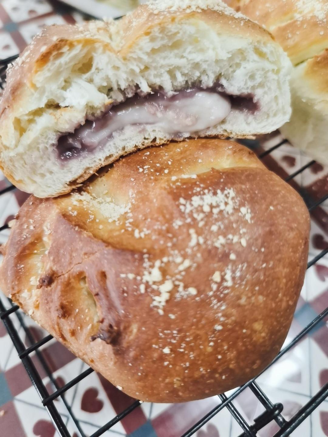 【半个就饱！越吃越瘦】【Sweet bun with Sticky sweet potato filling】 #牛奶麻薯#红薯#软欧#
