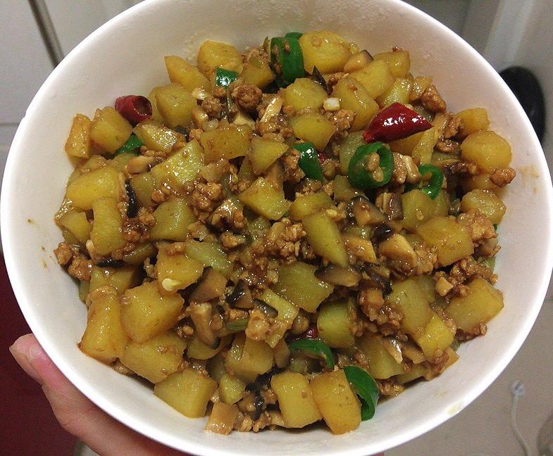 香菇土豆肉末饭