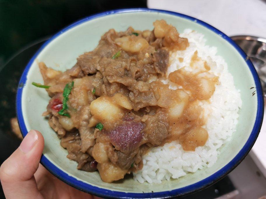 好吃到舔碗底的土豆肥牛拌饭
