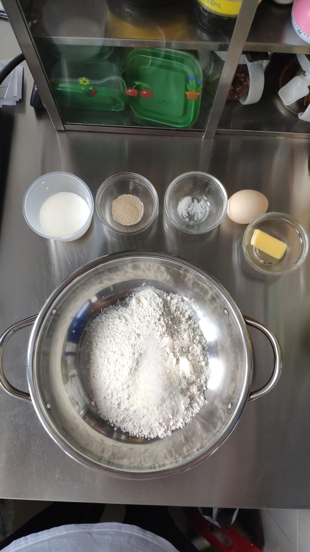 纯奶手撕吐司的做法 步骤1