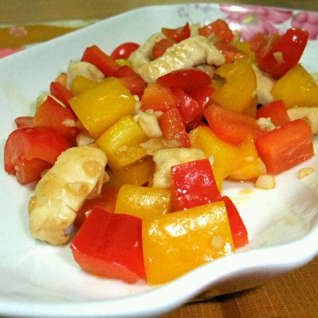 彩椒炒鸡丁