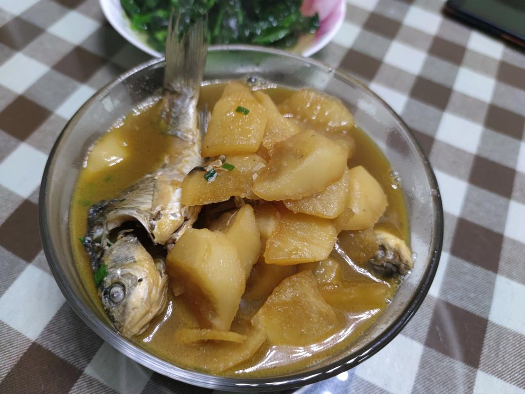 晚餐·萝卜烧鱼